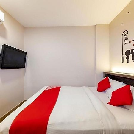 Sunlight Hotel Kulai Bagian luar foto