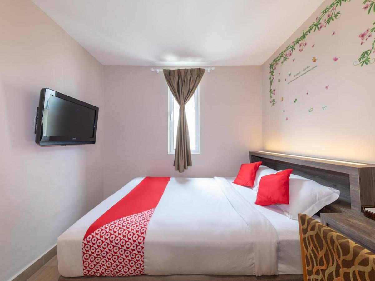 Sunlight Hotel Kulai Bagian luar foto