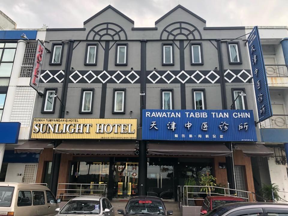 Sunlight Hotel Kulai Bagian luar foto