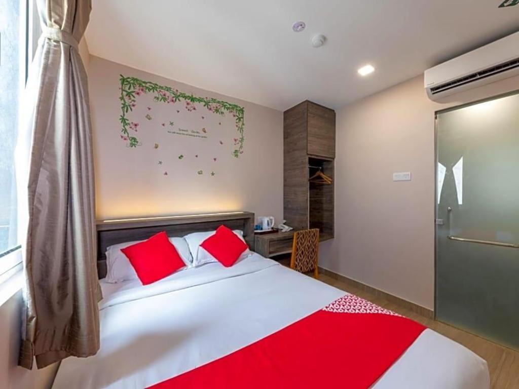 Sunlight Hotel Kulai Bagian luar foto