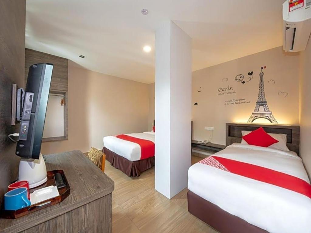 Sunlight Hotel Kulai Bagian luar foto