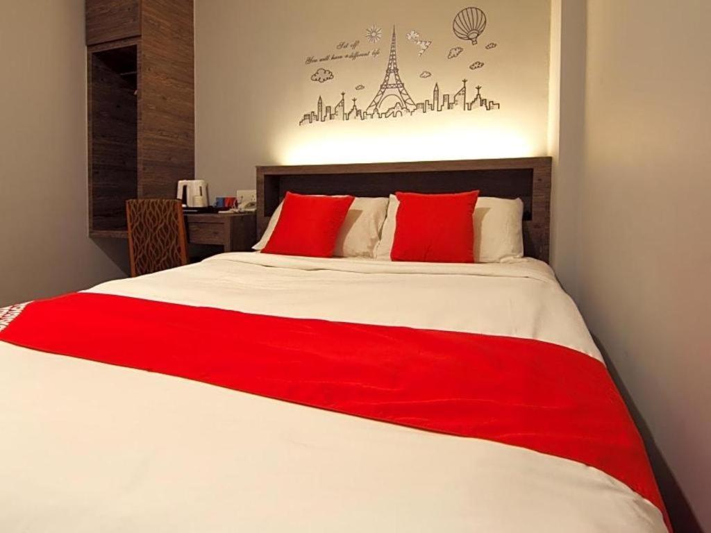 Sunlight Hotel Kulai Bagian luar foto