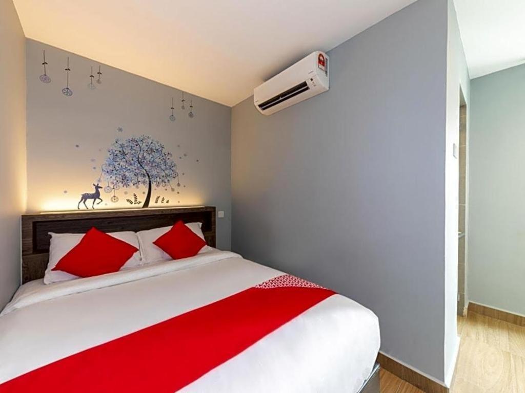 Sunlight Hotel Kulai Bagian luar foto